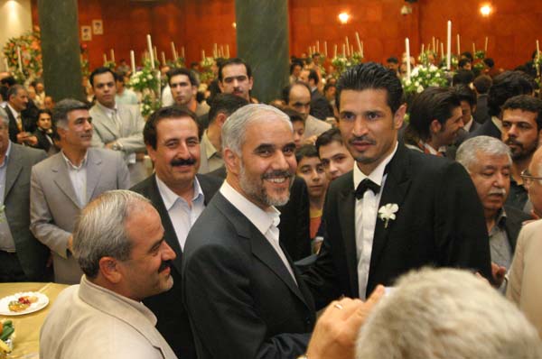 اولین عکس لو رفته از علی دایی در لباس دامادی! | مهریه عجیب عروس خانم! 2