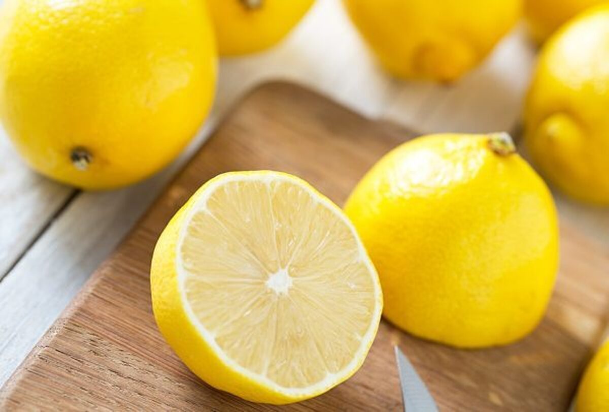 عوارض جانبی آب لیمو ترش چیست؟ | خطر ابتلا به اختلالات گوارشی را جدی بگیرید!