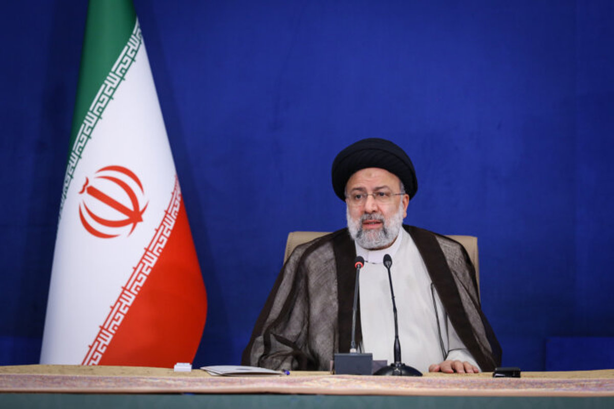 عملکرد | دولت سیزدهم | روزنامه شرق: دولت آقای رئیسی هنوز باور نکرده که انتخابات یکسال پیش تمام شده
