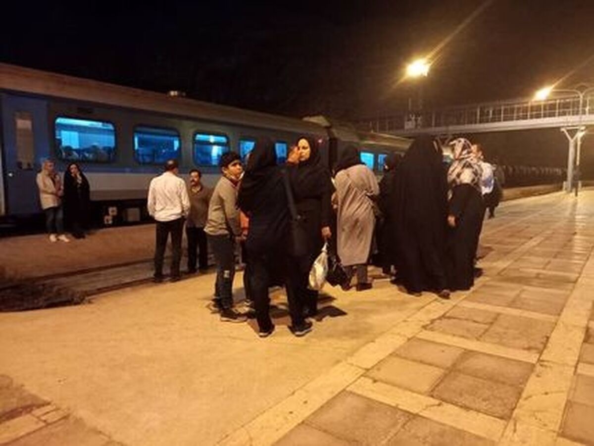 گرفتاری خبرنگاران در قطار | انسداد راه آهن تهران_شمال