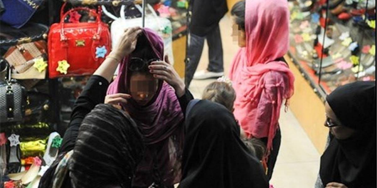 برخورد جالب با دختران بد حجاب در فرودگاه شیراز + ویدئو
