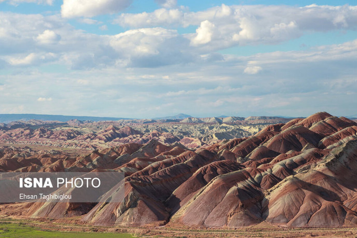 تصاویر زیبای کوه های رنگی «ماهنشان»