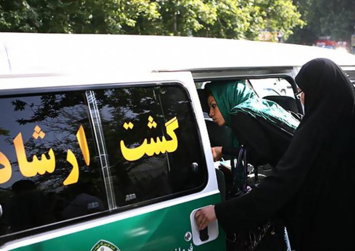 چگونه با کشف حجاب برخورد میشود | جدیدترین شکل گشت ارشاد را ببینید