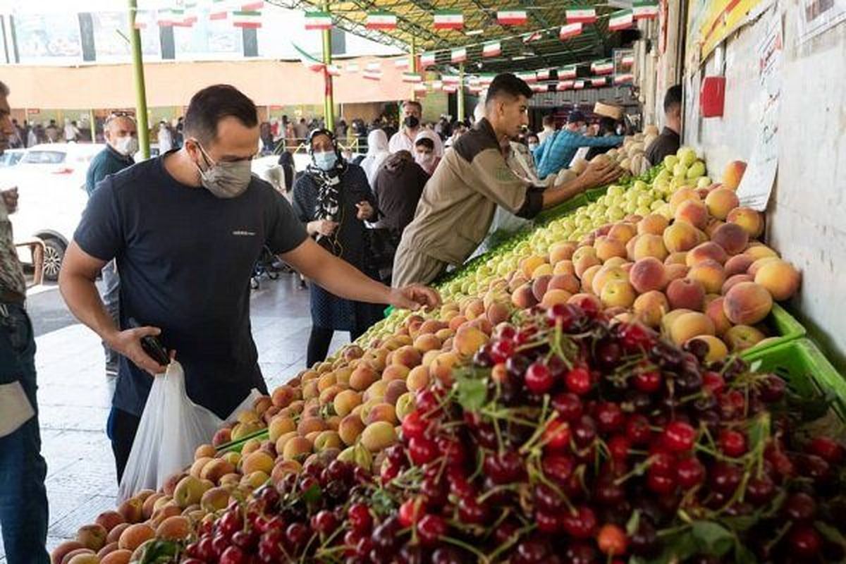 ادعای بی اساس روزنامه کیهان | مردم فقیر نیستند، فقط سطح توقعشان بالا رفته!